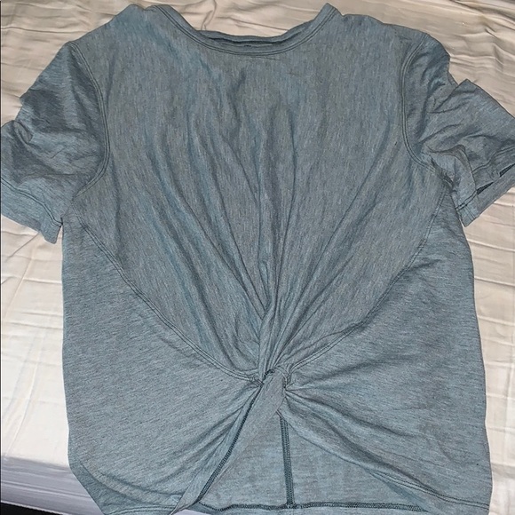 SOLD Lululemon Crescent Tee Green Size 2 - Picture 2 of 3